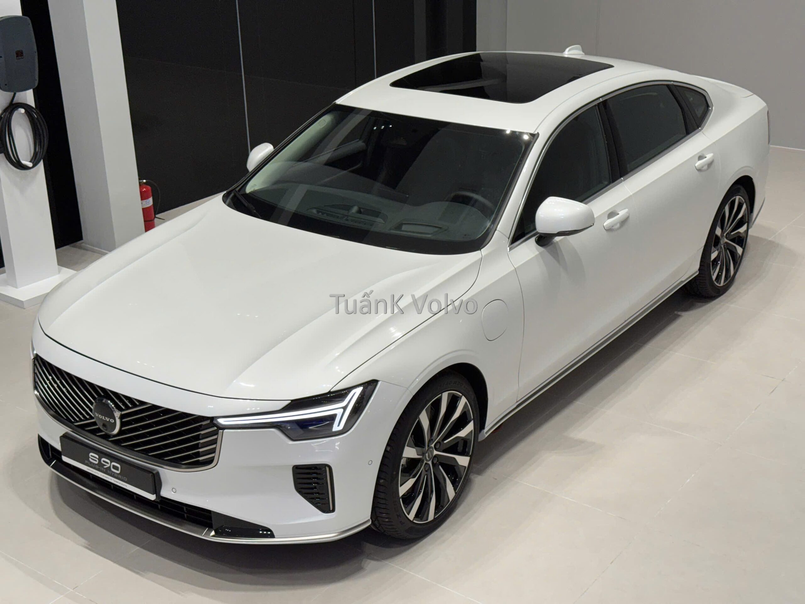 Giá của Volvo S90 2026