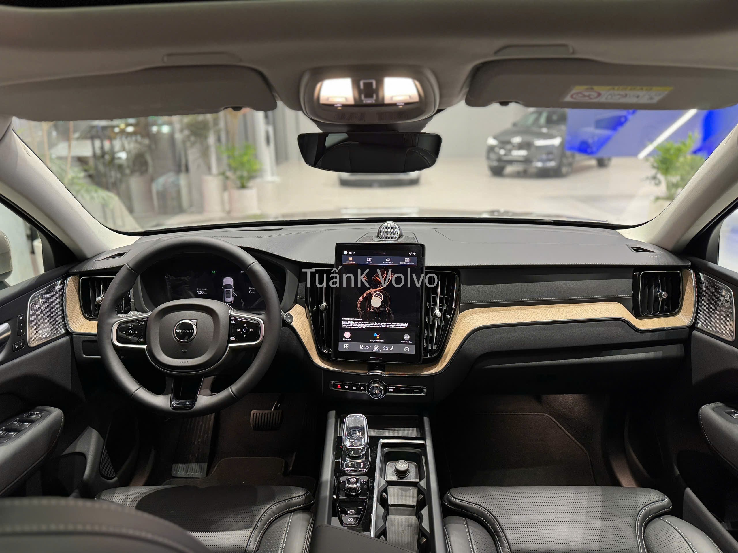 So sánh Volvo XC60 với Audi Q5 về nội thất & tiện nghi