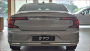 S90 Rear view of a Volvo S90