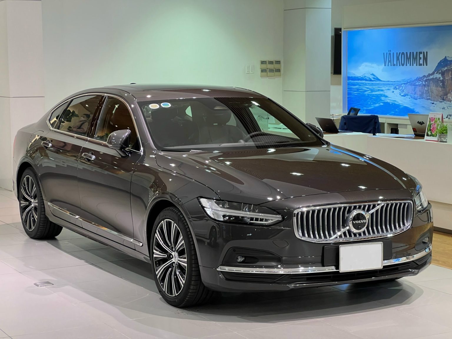 Giá của Volvo S90 tại Việt Nam