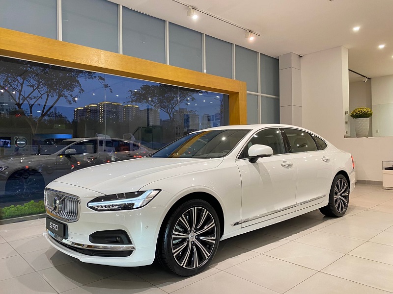 Volvo S90 Mild Hybrid 2026 có gì mới so với đời trước?